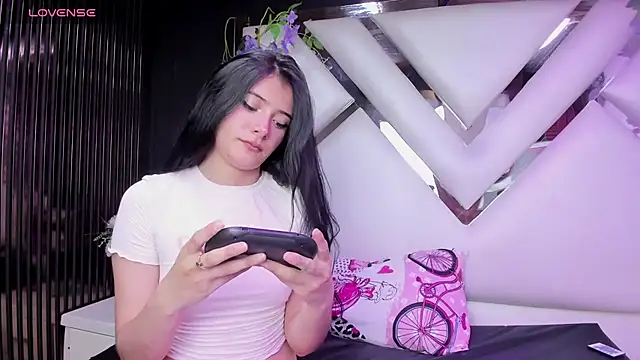 Chat +18 de liinzy_rouse69 ao vivo