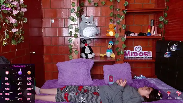 Chat +18 de MidoriQuiinn ao vivo