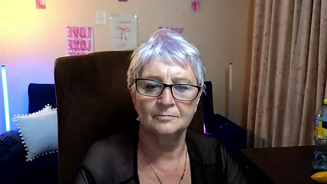 Sandra_Snowflake Live XXX-Chat