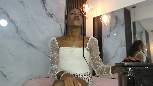 Chat +18 de AitanaAdhams ao vivo