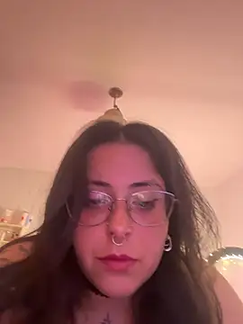 Mizztikaa Adlı Modelin Canlı XXX Sohbeti