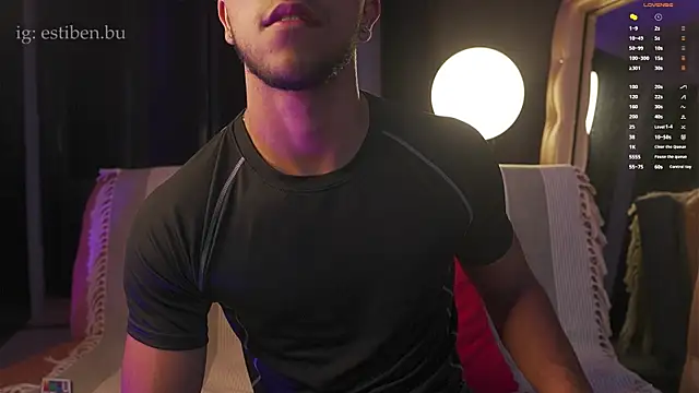 צ'אט XXX בשידור חי של Colstorw_