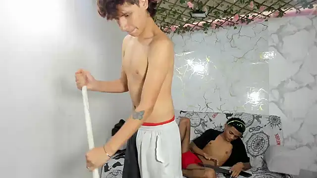 Chatroom XXX en direct de Andres_HoT_11