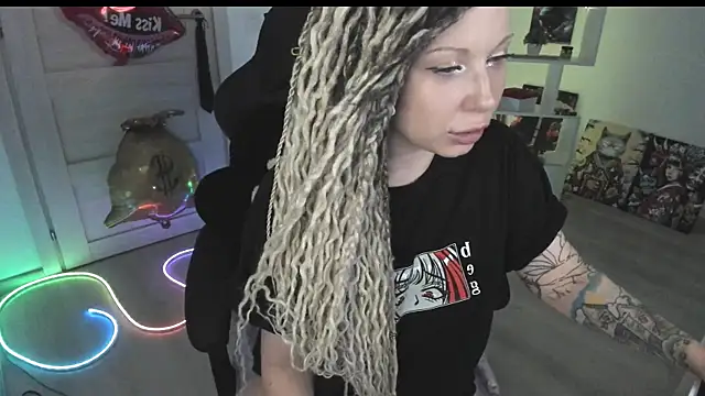 HoneySallyMoore live XXX chat