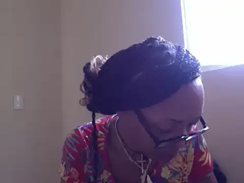 Chatroom XXX en direct de Ladyzee25