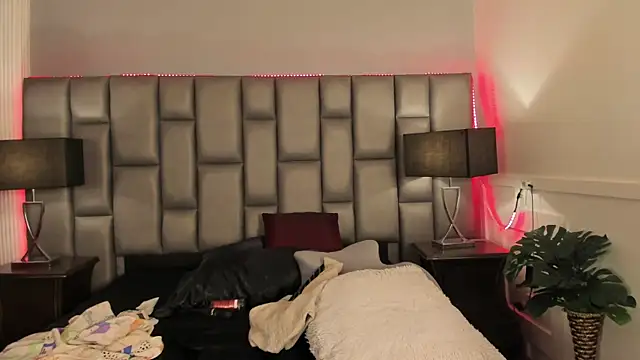 Scarlet__Milff XXX чат на живо