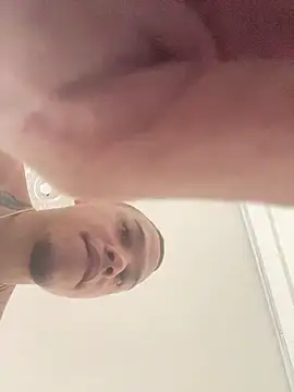 AlphaMasterXxx – Naživo XXX chat