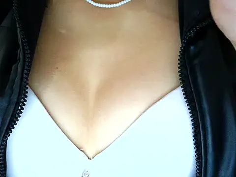 Czat XXX na żywo – KUTTY_MODEL