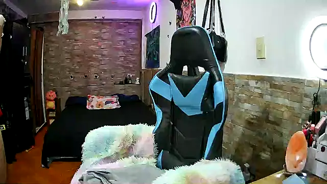צ'אט XXX בשידור חי של AngelaQueen_