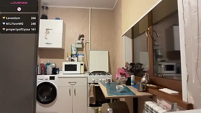 AngelJeniのライブXXXチャット