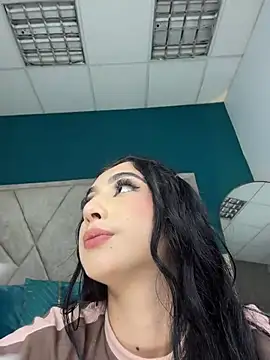 BadLilAngelXXX Chat XXX in diretta
