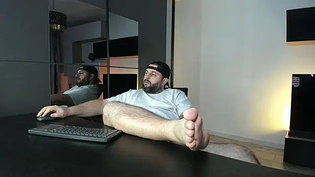 DravenPeak Chat XXX live