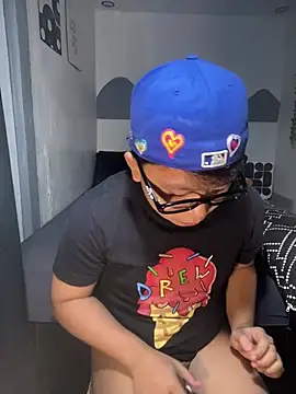 Chat +18 de urasianrey ao vivo
