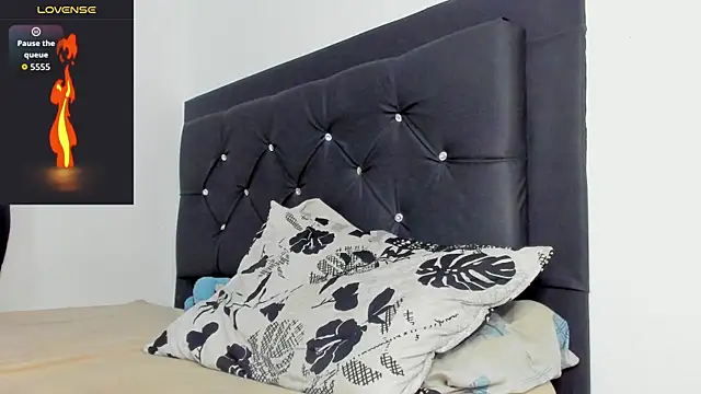 Chat +18 de santi_brown ao vivo
