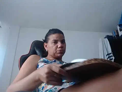 Adriana_0312 Adlı Modelin Canlı XXX Sohbeti