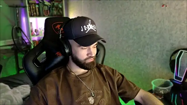 XXX chat uživo modela _Serious_Man