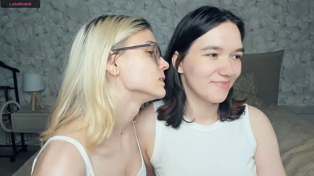 KarinStfleur live XXX chat