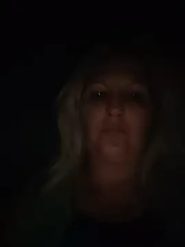 Chat XXX en directo de Divineblond