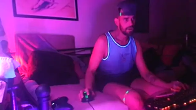 Guyst049 Show Webcam