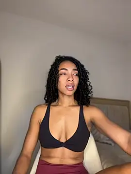 Chat XXX en directo de nicoleebony1