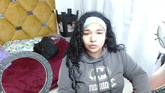 צ'אט XXX בשידור חי של LITTLEJULES