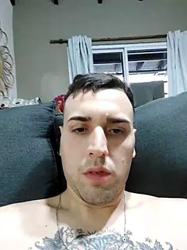 Agusss_2000 Chat XXX in diretta