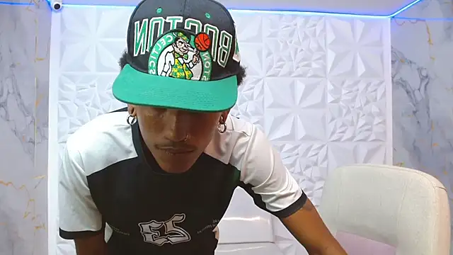 ManSantn Live XXX chat