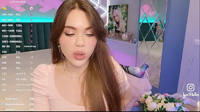 Živý XXX chat MimiForce