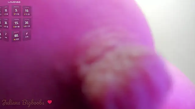 Juliana_bigboobs élő XXX-chatje