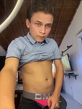 הופעת וובקאם של _Leo_Boy