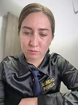 suzy-111 – Naživo XXX chat