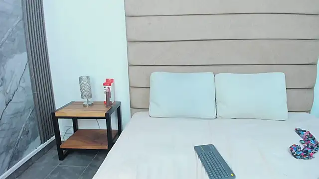 laurenn_moore Adlı Modelin Canlı XXX Sohbeti