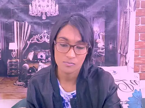 Chat XXX en directo de IndianRebel4u2Luv