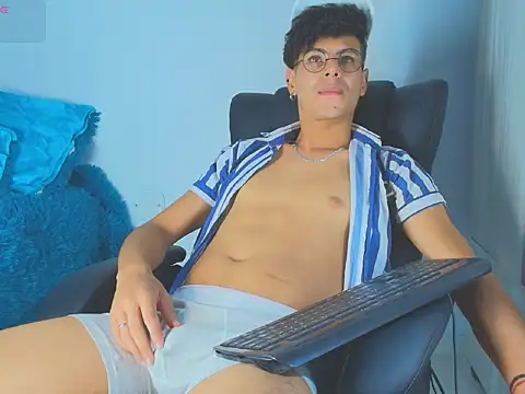 ThiiagoSaeenz Chat XXX live