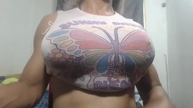 DanielaMuscleTS Show in webcam