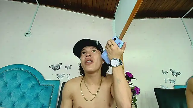 Show modela Charlie_Latino na web-kameri