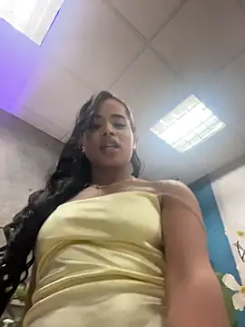 EmmaExoticaXXX's Live XXX Chat