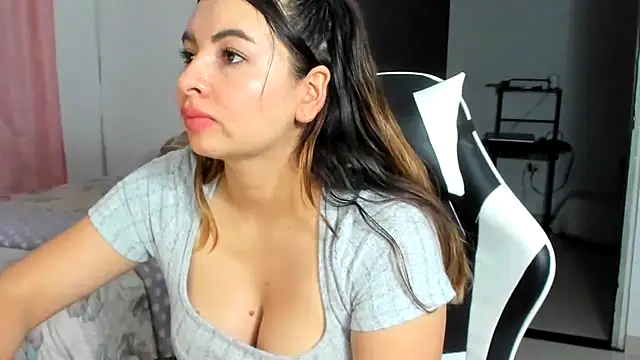 Czat XXX na żywo – __Emma__11__Lecat_