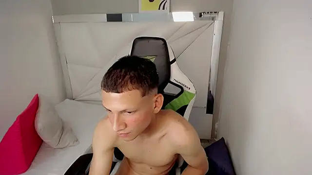 Chat XXX ao vivo de Luca_twinkk