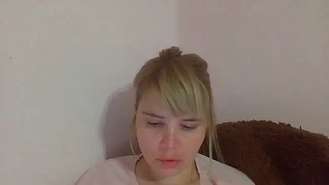 HornyElena Live XXX-chat