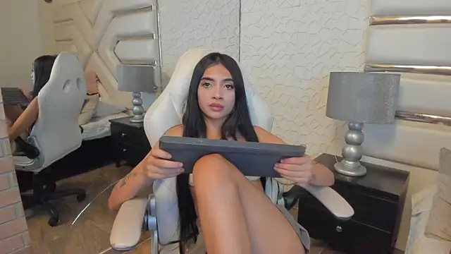 KattyLilli Live XXX-Chat