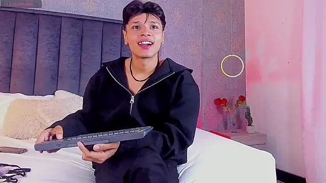 Alejandroo_Montenegro's Live XXX Chat