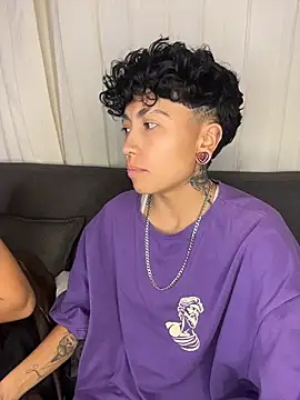 ian_mathias_ Chat XXX in diretta