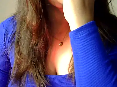 Gujjugirl08 Adlı Modelin Canlı XXX Sohbeti