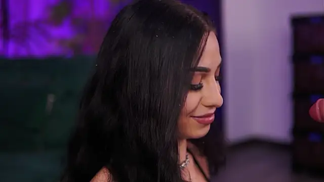 AzraReign's Live XXX Chat