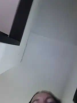 MiaForever1 XXX чат на живо