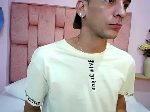 Dommmm2's Live XXX Chat