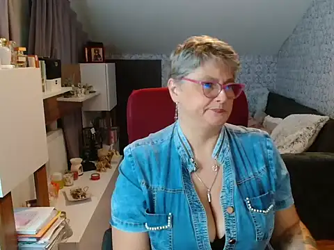 NewHellen4you Chat XXX in diretta