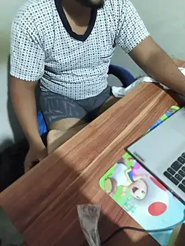 Drakecamsex27 Adlı Modelin Canlı XXX Sohbeti