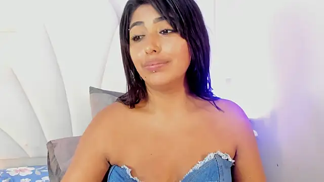 Kaylachannell Adlı Modelin Canlı XXX Sohbeti